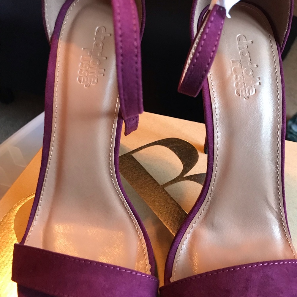 Heels - Picture 4 of 4